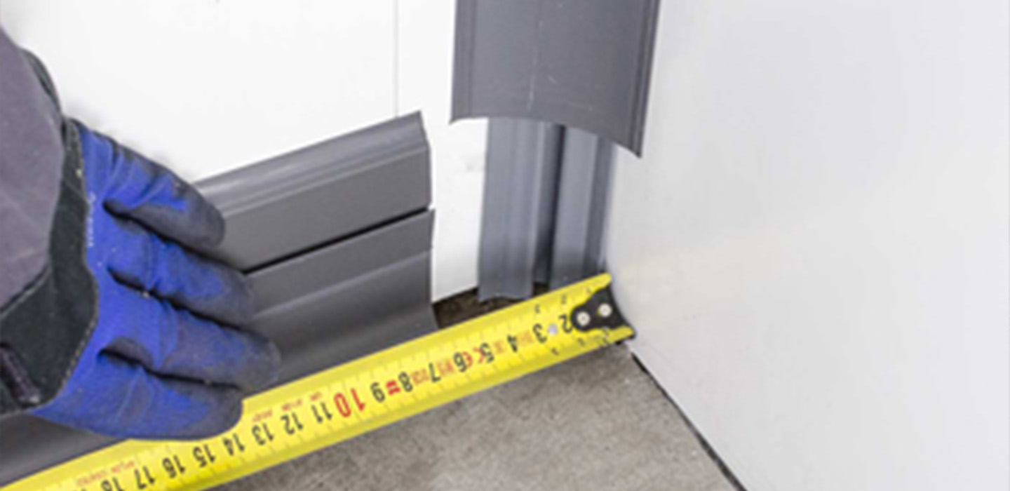 vissage-angle-interne-sur-plinthes